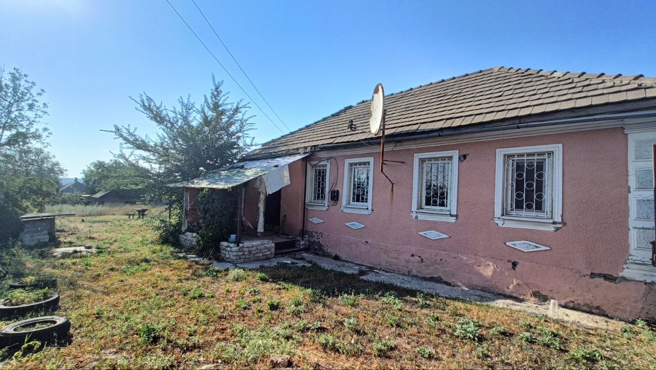 ‼!!! Продам дом ул. по Гоженко! (р-н 33 школы), 68 кв.м. Участок 6 сот. (приватизирован), 3 комнаты, 2 изолированные. Сливная яма. Санузел в доме. Окна м/п. Газовый котёл. Вода централизованная. Хороший заезд для авто - асфальт. Рядом остановка, школа, д/с, магазины. Цена: 4 000 000₽. Тел:+7(959)801-23-41 Ека...