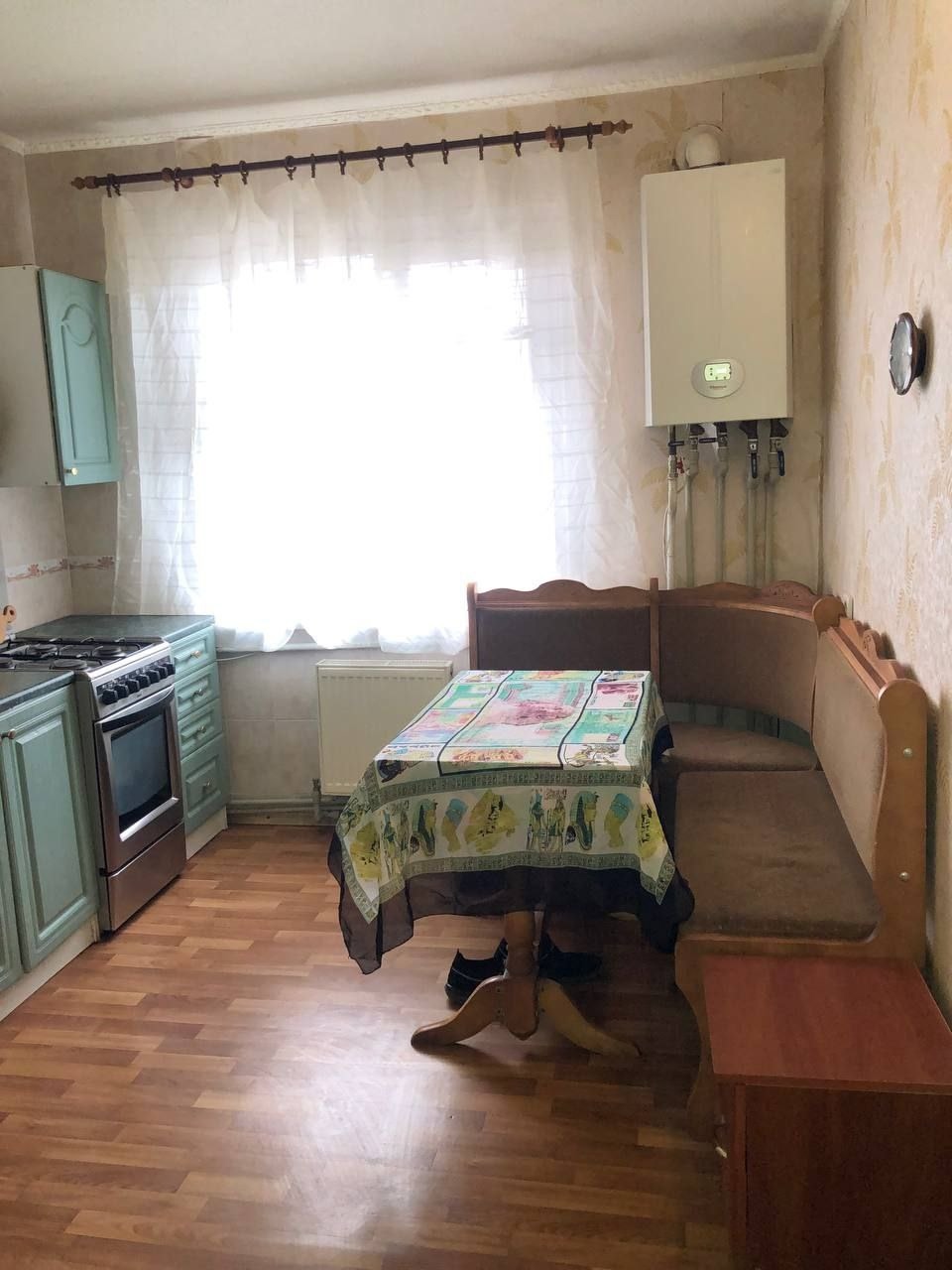 Продам 4-х комнатную квартиру на кв. 60 лет Образования СССР 8/9 эт. общ. 82 кв. м. Автономное Отопление. Комнаты изолированные. Квартира тёплая, м/п окна, балкон застеклён, с/у раздельный,кафель, двери деревянные, всё остаётся. Район тихий, спокойный . Заходи и живи. Вся инфраструктура рядом. . ✅ Цена 8 500 ...